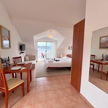 Terrace Studios With Panoramic Seaview Uble Exterior foto
