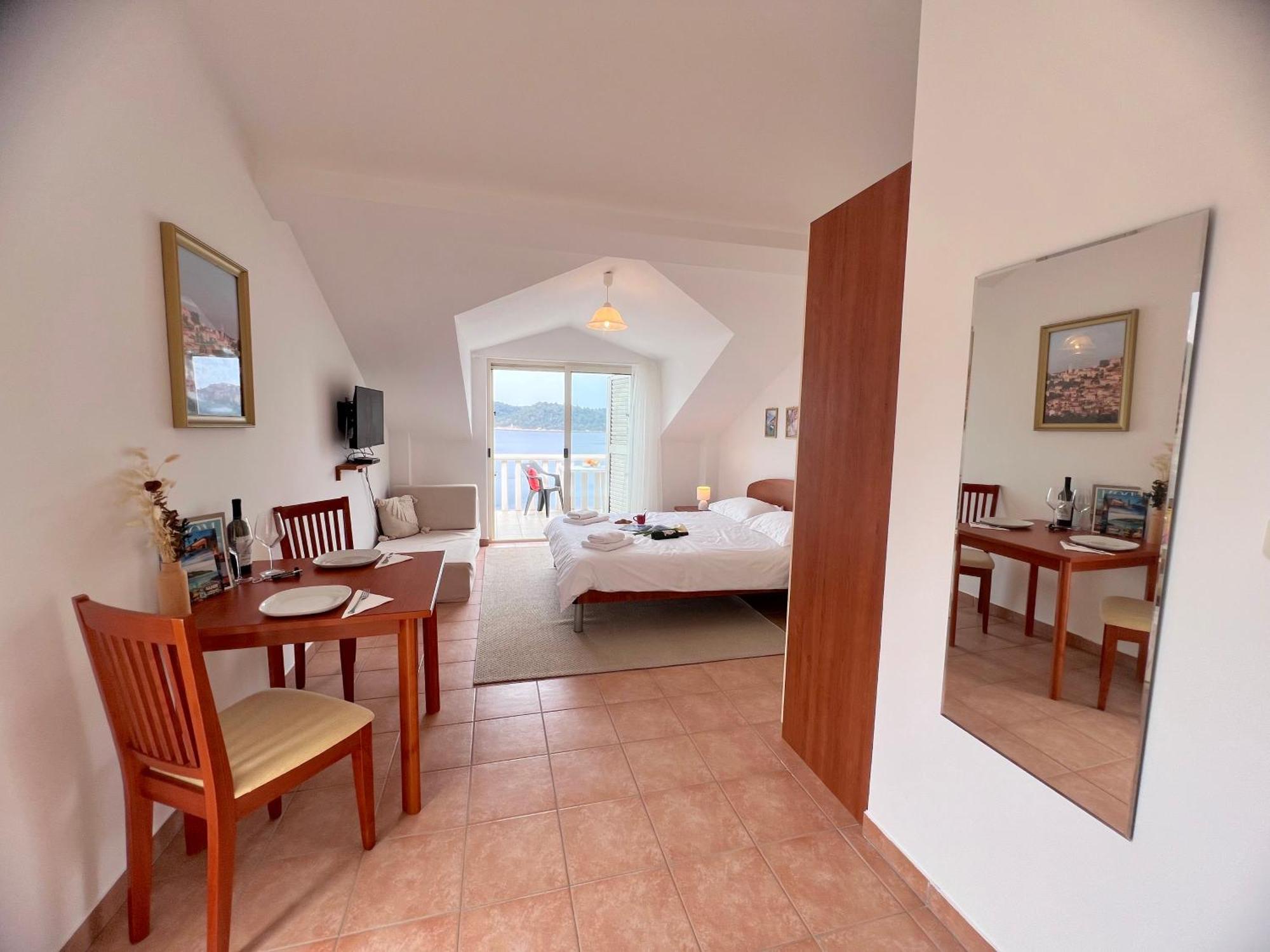 Terrace Studios With Panoramic Seaview Uble Exterior foto