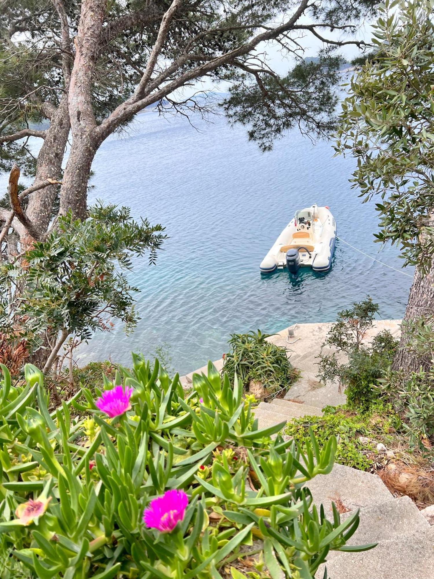 Terrace Studios With Panoramic Seaview Uble Exterior foto